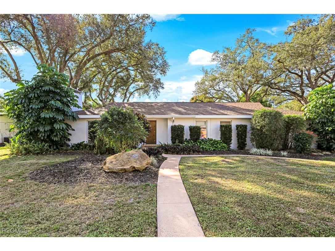1334 Vesper Drive Fort Myers FL 33901 2025026140 image4