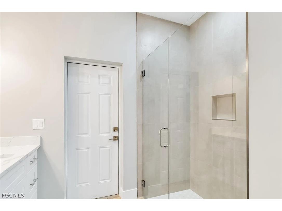 1335 NW 3rd Terrace Cape Coral FL 33993 2026006096 image6