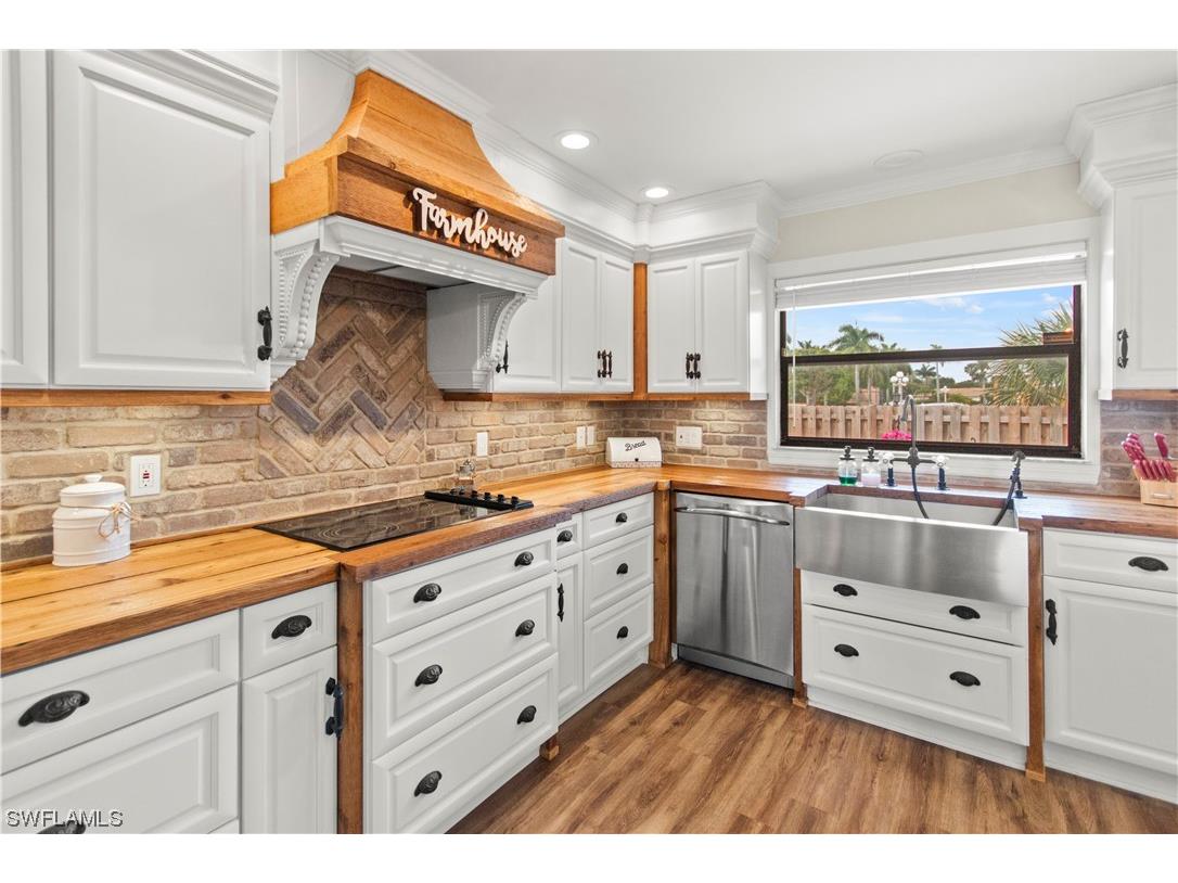 13352 Sylvan Avenue Fort Myers FL 33919 224021425 image1