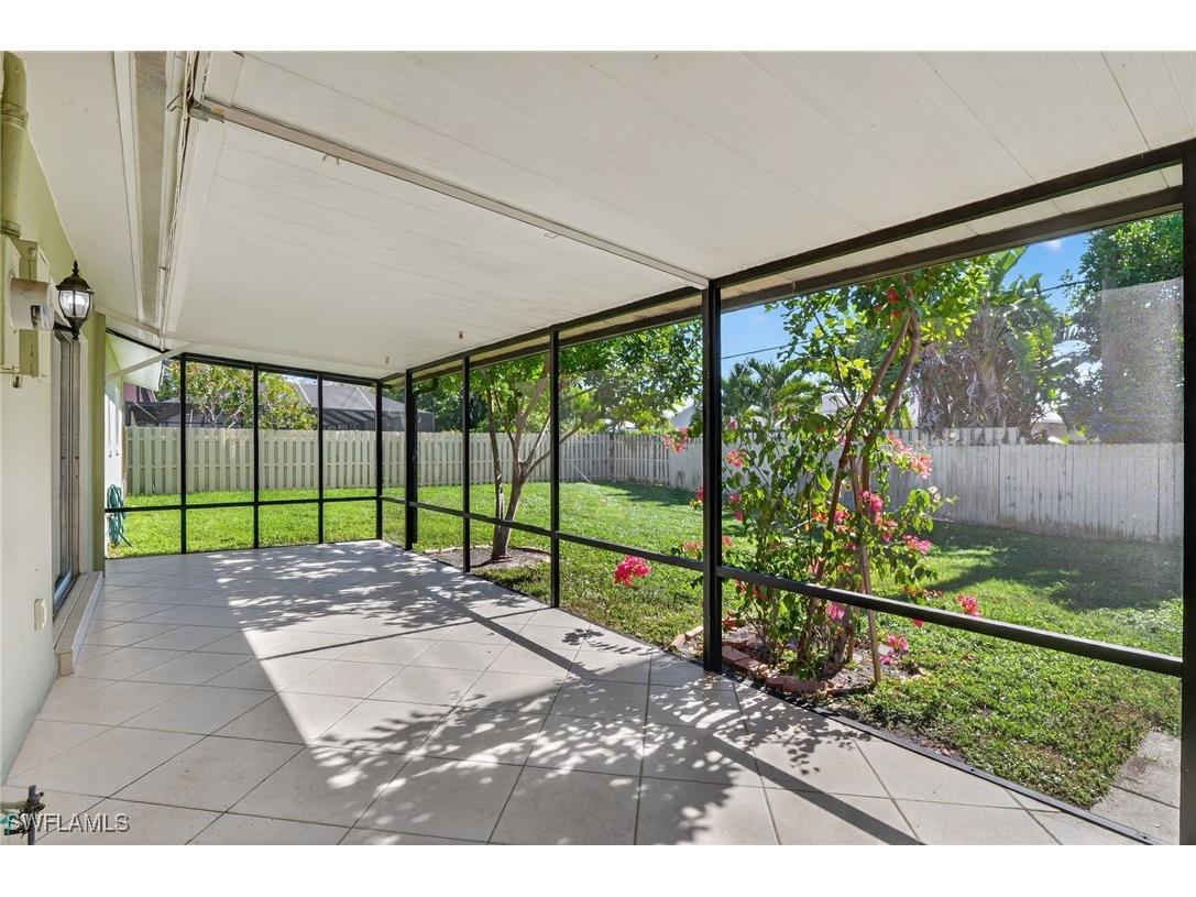 1336 Lake Shore Drive Naples FL 34103 225084990 image2