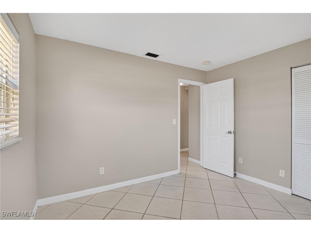 1336 Lake Shore Drive Naples FL 34103 225084990 image21