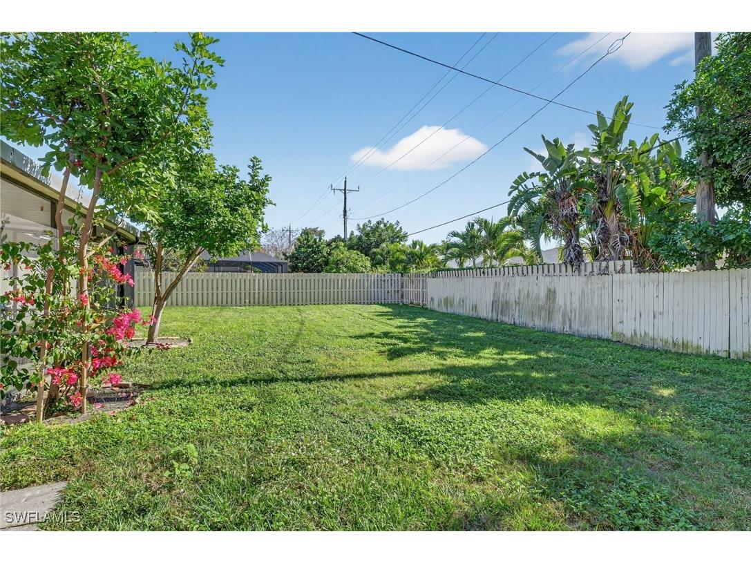 1336 Lake Shore Drive Naples FL 34103 225084990 image3