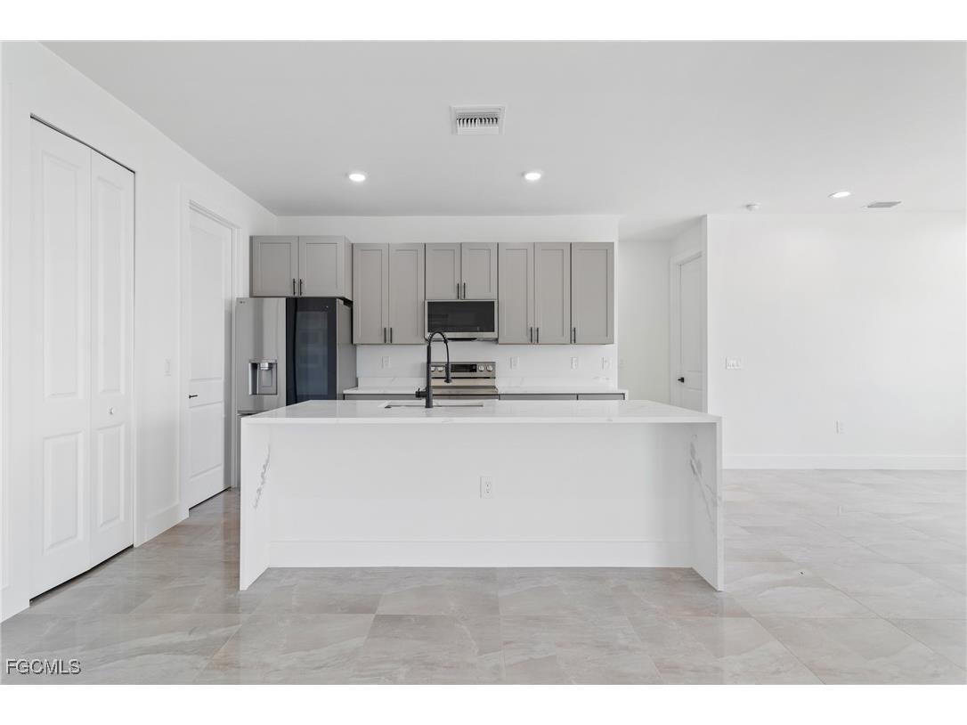 1336 NW 13th Place Cape Coral FL 33993 2025015043 image11