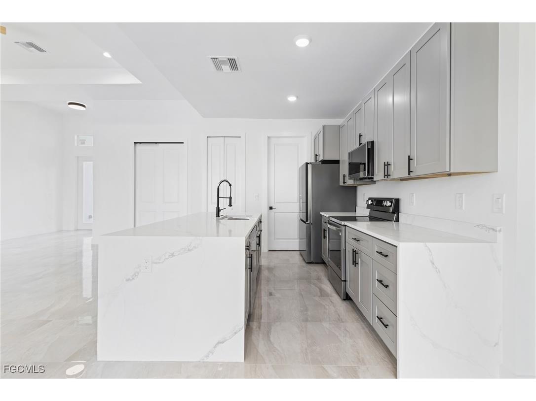 1336 NW 13th Place Cape Coral FL 33993 2025015043 image13