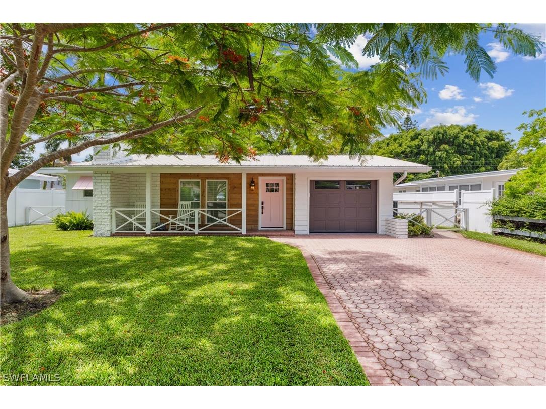 1336 Royal Palm Drive Naples FL 34103 224048238 image1