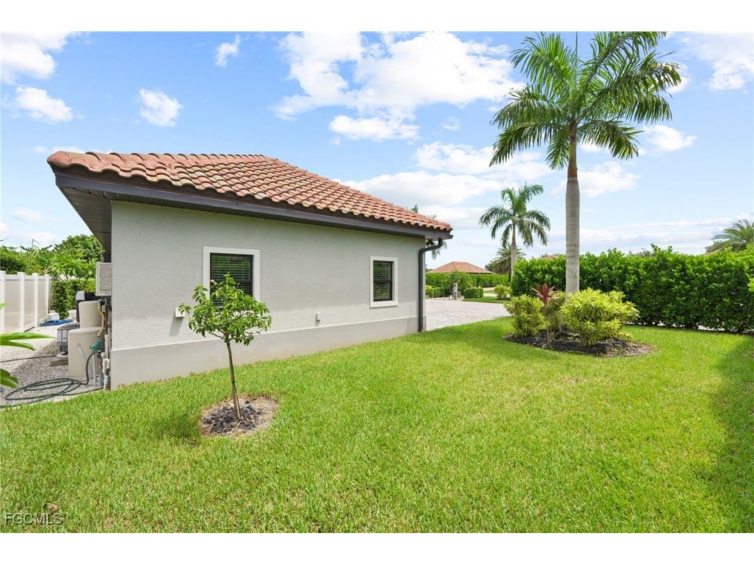 13364 Golden Palms Circle Fort Myers FL 33913 2025006143 image37