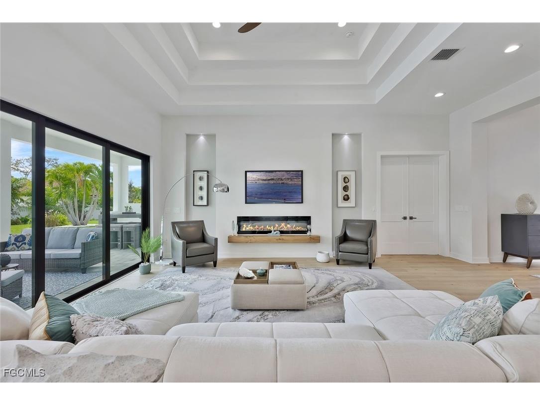 1337 Caloosa Drive Fort Myers FL 33901 2025021038 image7