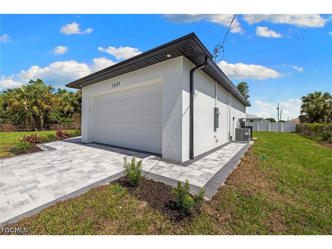1337 NE 33rd Street Cape Coral FL 33909 2026023298 image39