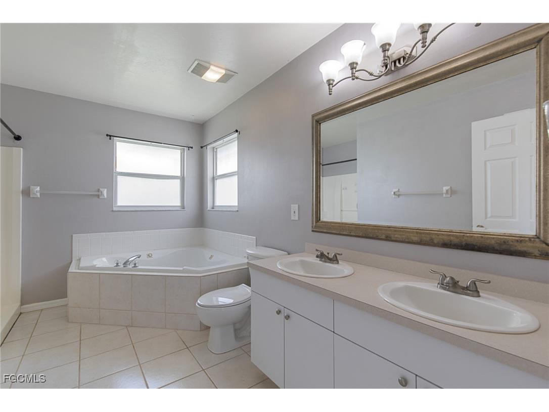 13390 Almond Drive Fort Myers FL 33908 2025008401 image6