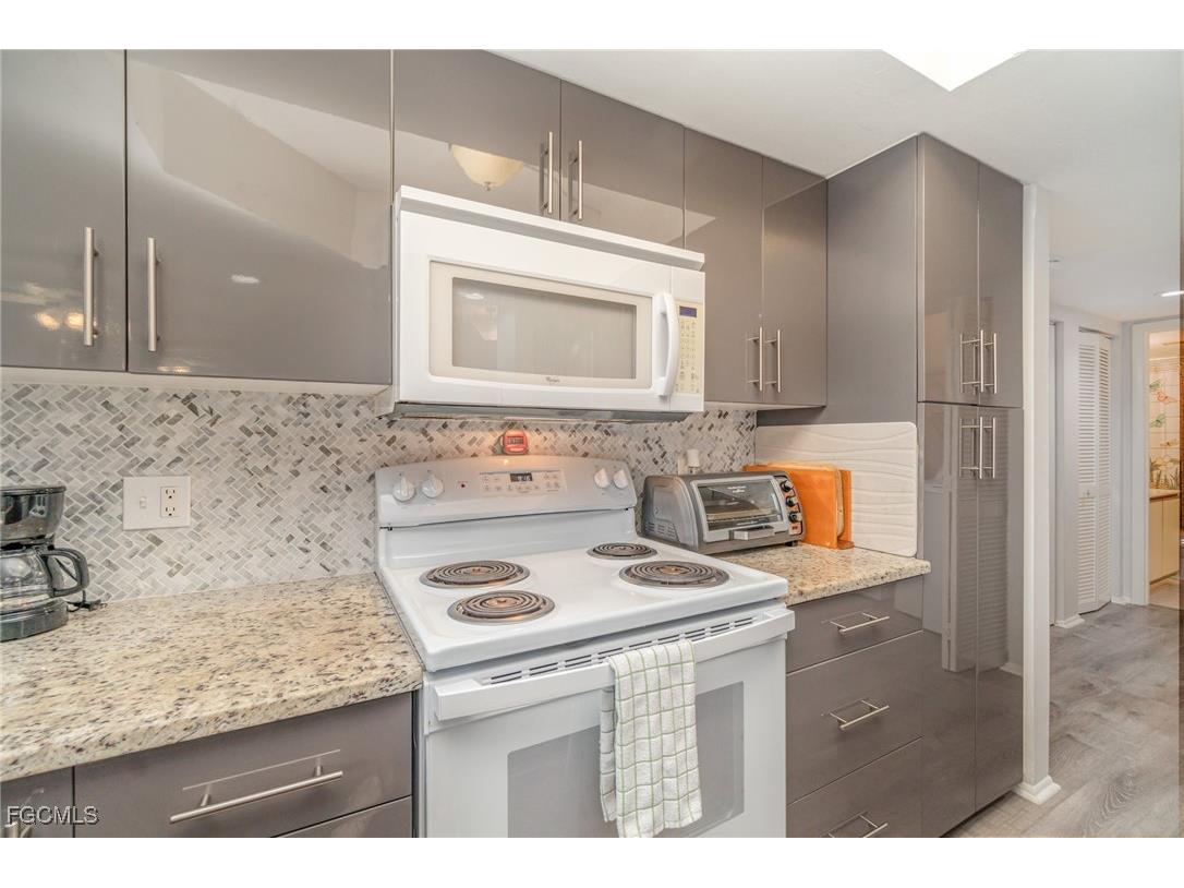 13391 Gateway Drive #113 Fort Myers FL 33919 2025018497 image10