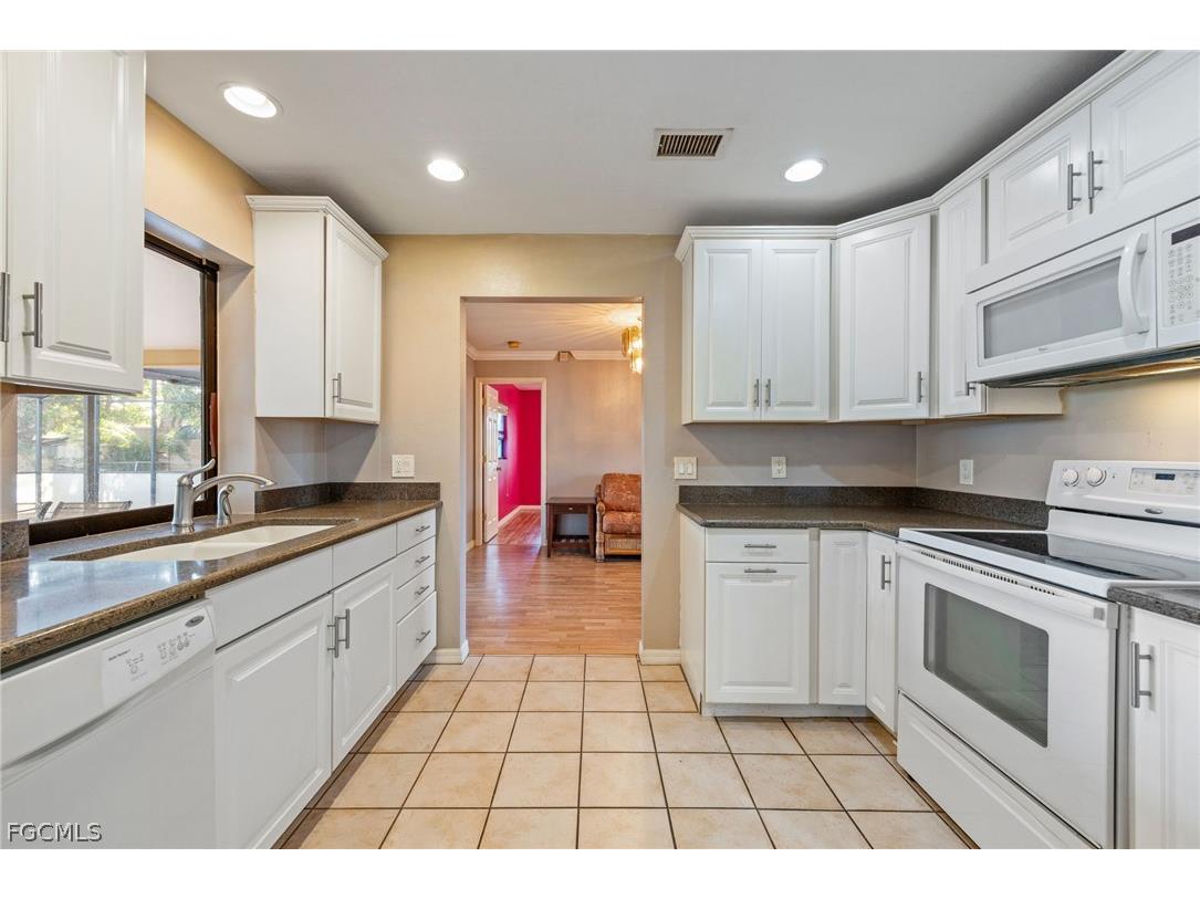 134 Gibson Street Fort Myers FL 33905 2026006725 image4