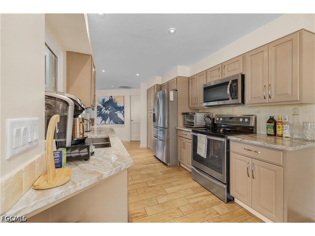 134 SW 53rd Terrace Cape Coral FL 33914 2026014731 image8
