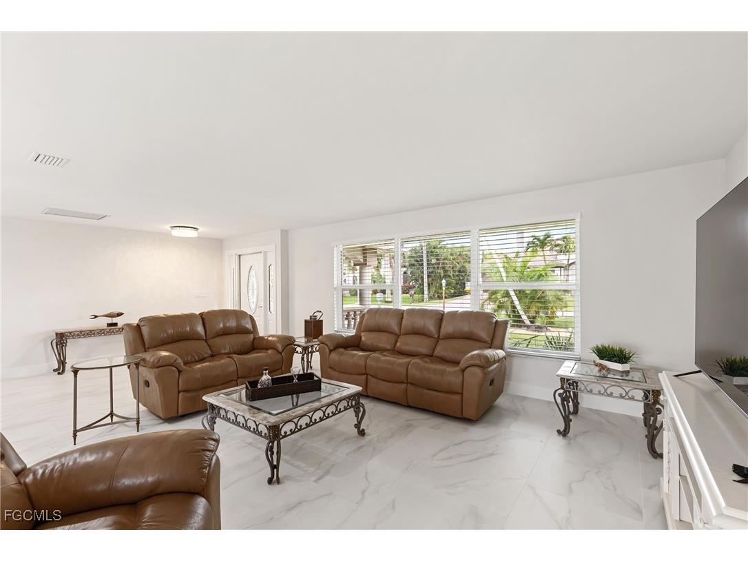 134 SW 57th Terrace Cape Coral FL 33914 2025019306 image3