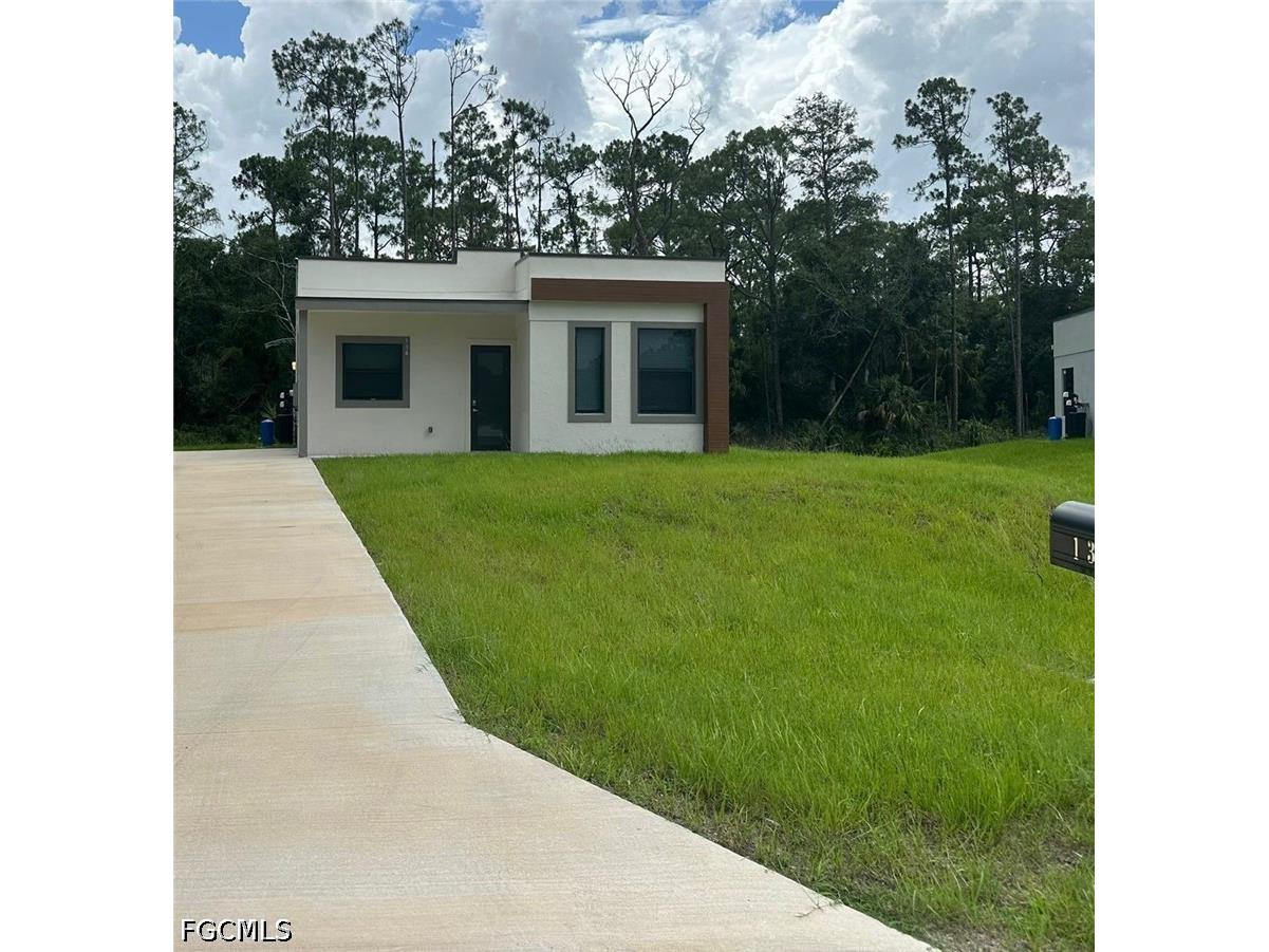 134 Viewpoint Drive Lehigh Acres FL 33972 2026026444 image1