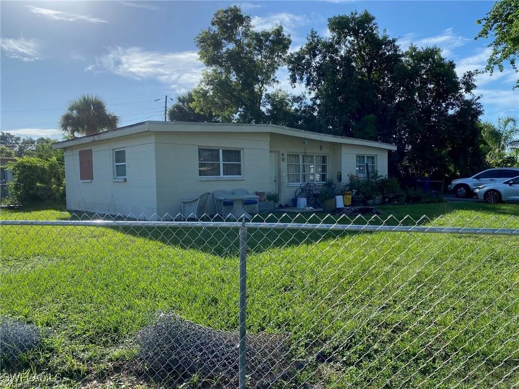 1341 Gardenia Avenue Fort Myers FL 33916 225055496 image1