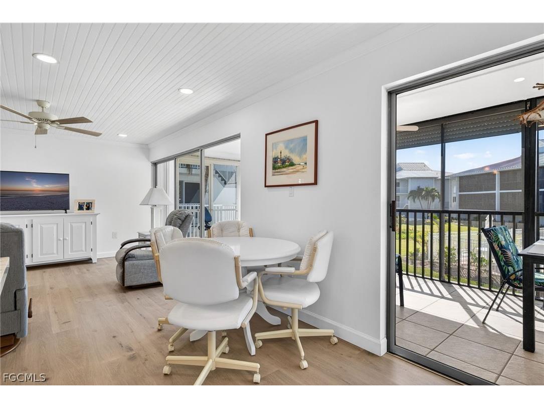 1341 Middle Gulf Drive #1-B Sanibel FL 33957 2026006037 image10