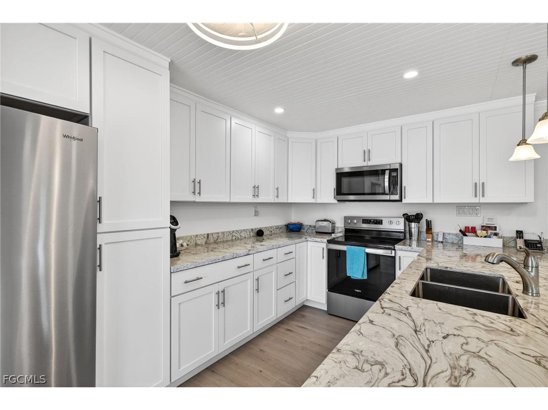 1341 Middle Gulf Drive #1-B Sanibel FL 33957 2026006037 image15