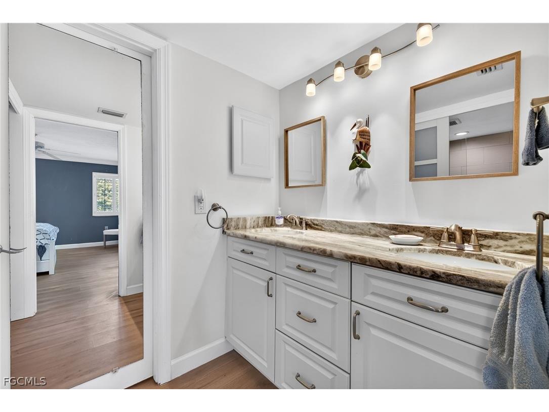 1341 Middle Gulf Drive #1-B Sanibel FL 33957 2026006037 image23