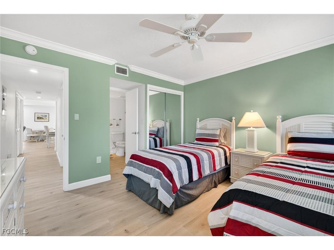1341 Middle Gulf Drive #1-B Sanibel FL 33957 2026006037 image27