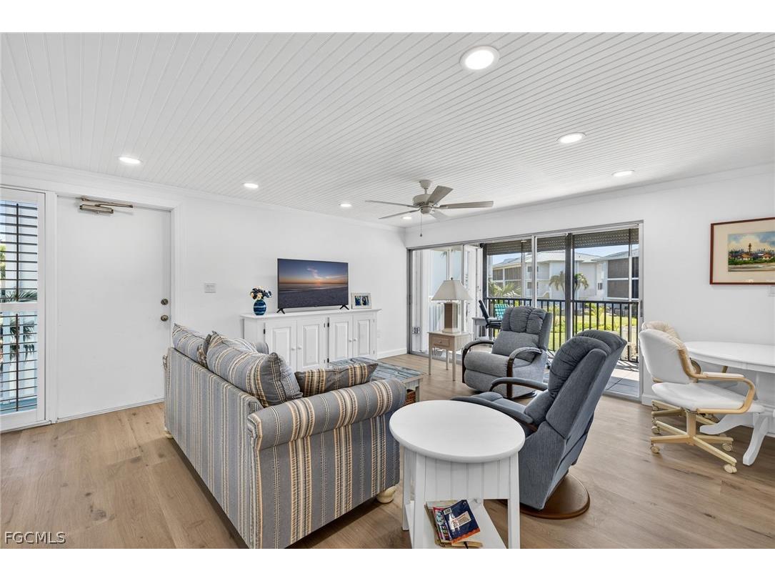 1341 Middle Gulf Drive #1-B Sanibel FL 33957 2026006037 image5