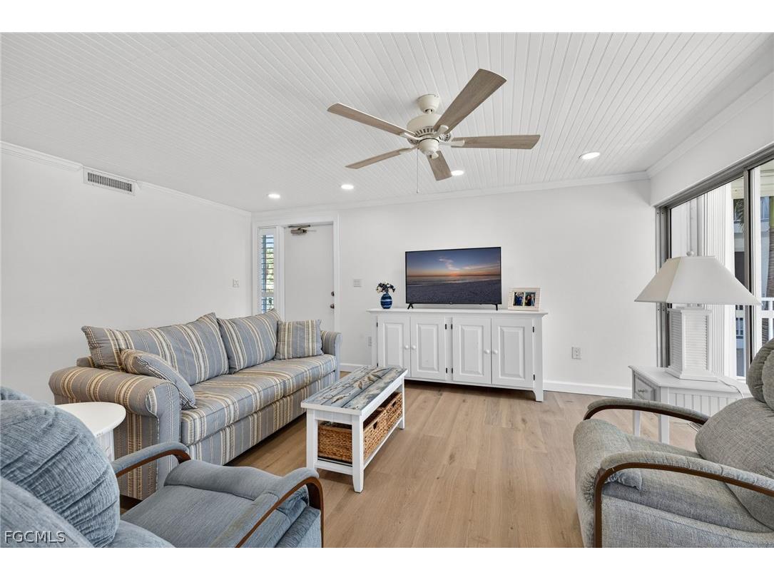 1341 Middle Gulf Drive #1-B Sanibel FL 33957 2026006037 image8