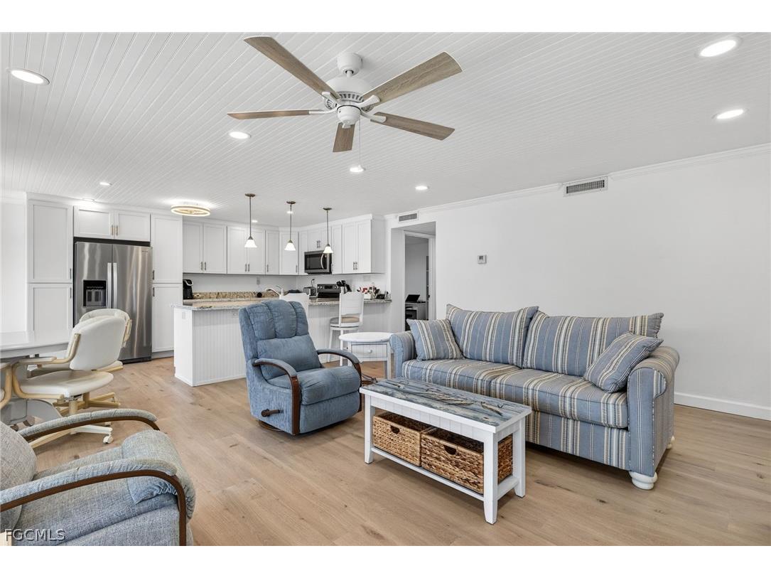 1341 Middle Gulf Drive #1-B Sanibel FL 33957 2026006037 image9