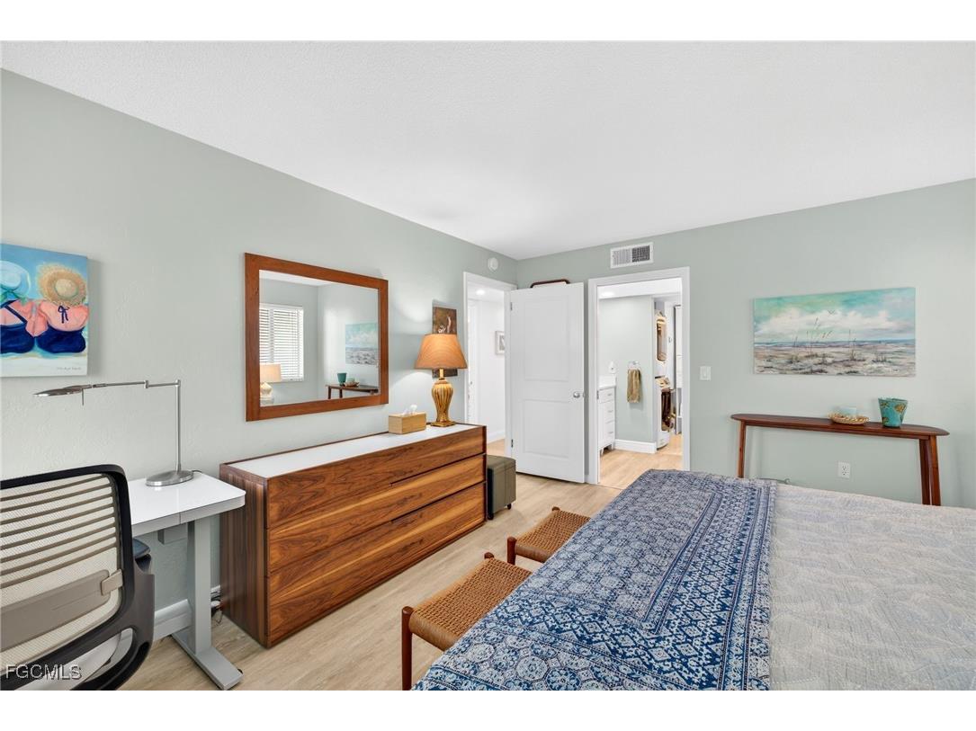 1341 Middle Gulf Drive #2-A Sanibel FL 33957 2025022185 image20