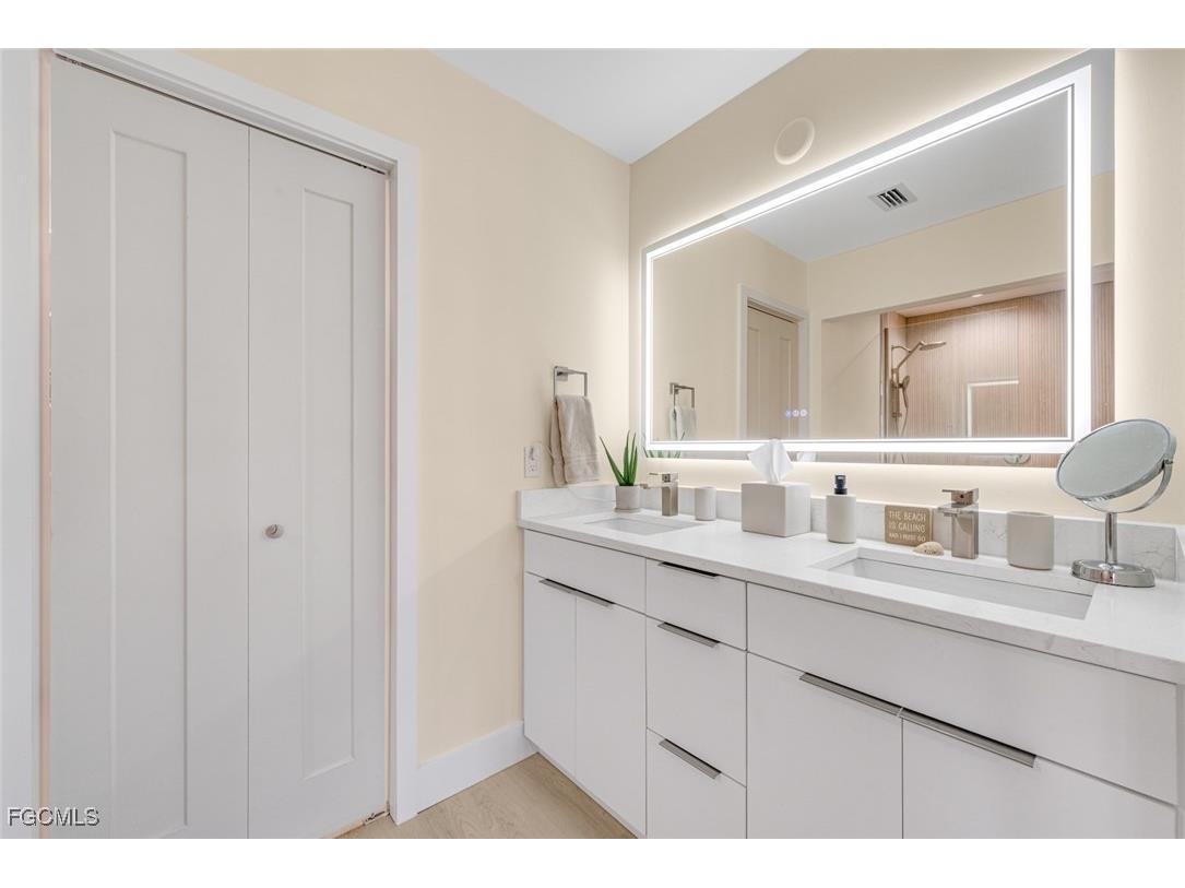 1341 Middle Gulf Drive #3D Sanibel FL 33957 2025023153 image20