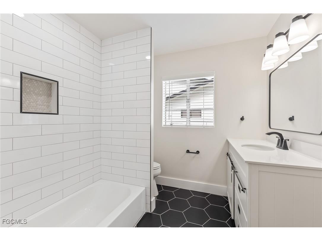 1342 Alhambra Drive Fort Myers FL 33901 2025010414 image13