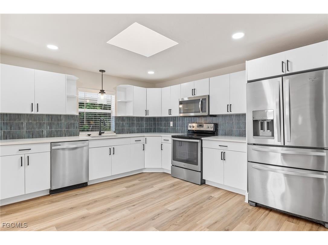 1342 Alhambra Drive Fort Myers FL 33901 2025010414 image5