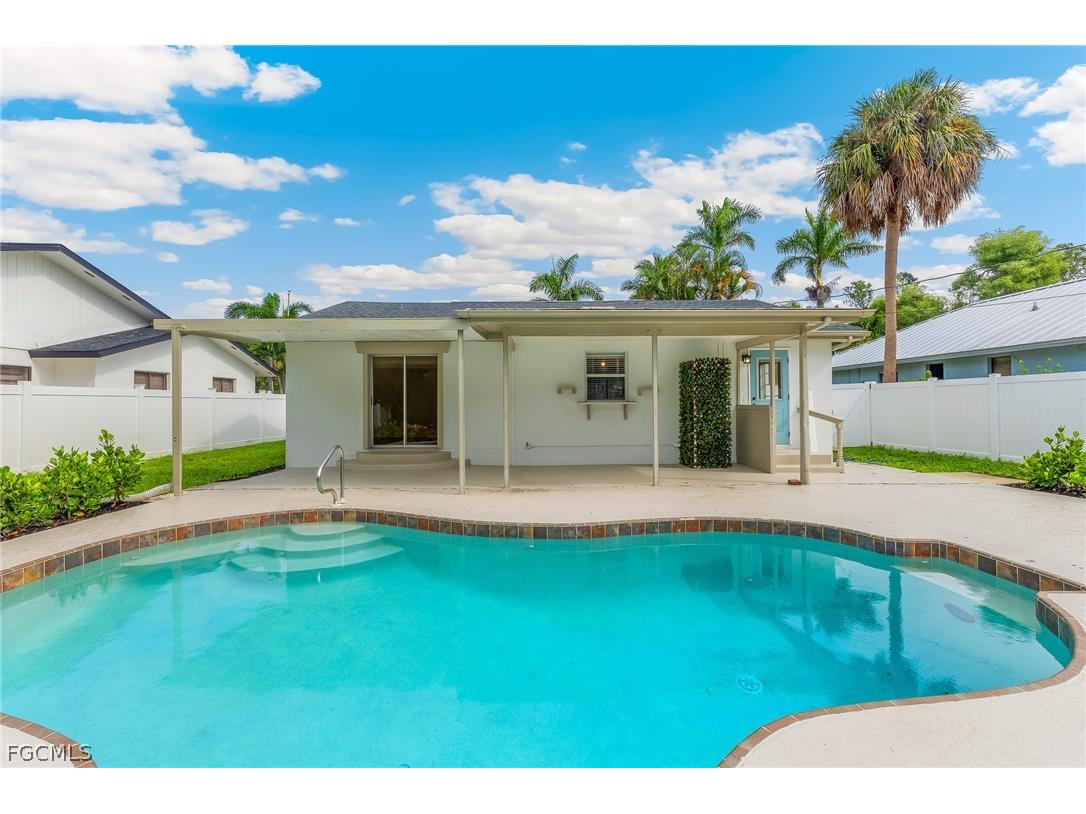 1342 Alhambra Drive Fort Myers FL 33901 2026013688 image1