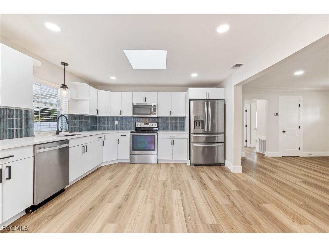 1342 Alhambra Drive Fort Myers FL 33901 2026013688 image4