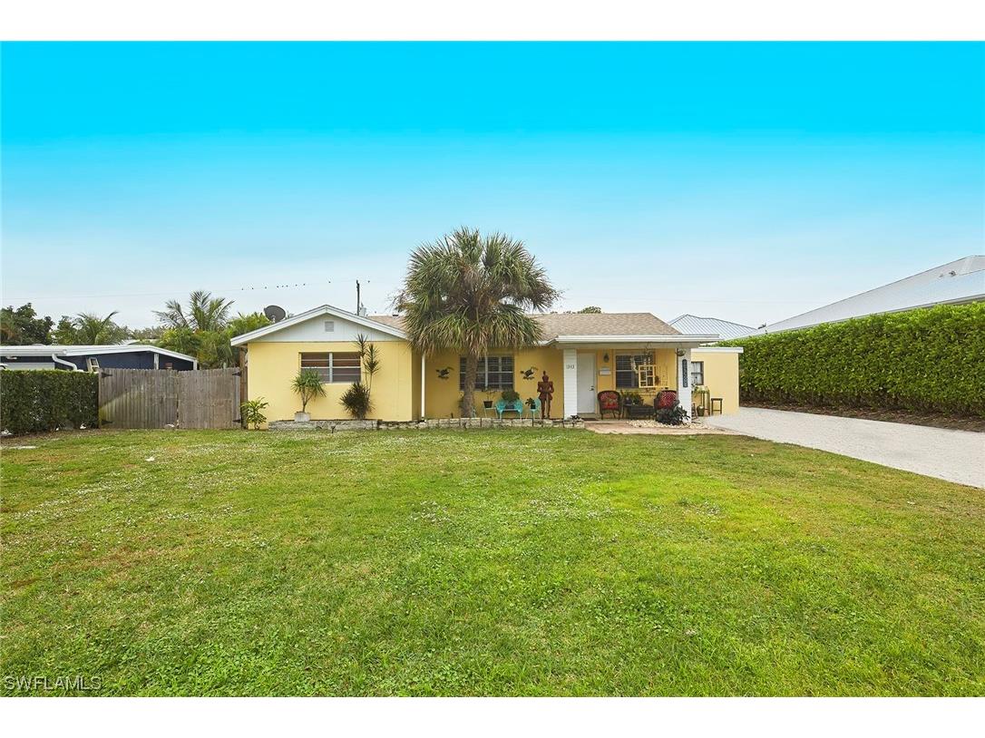 1343 12th Street N Naples FL 34102 224003793 image1