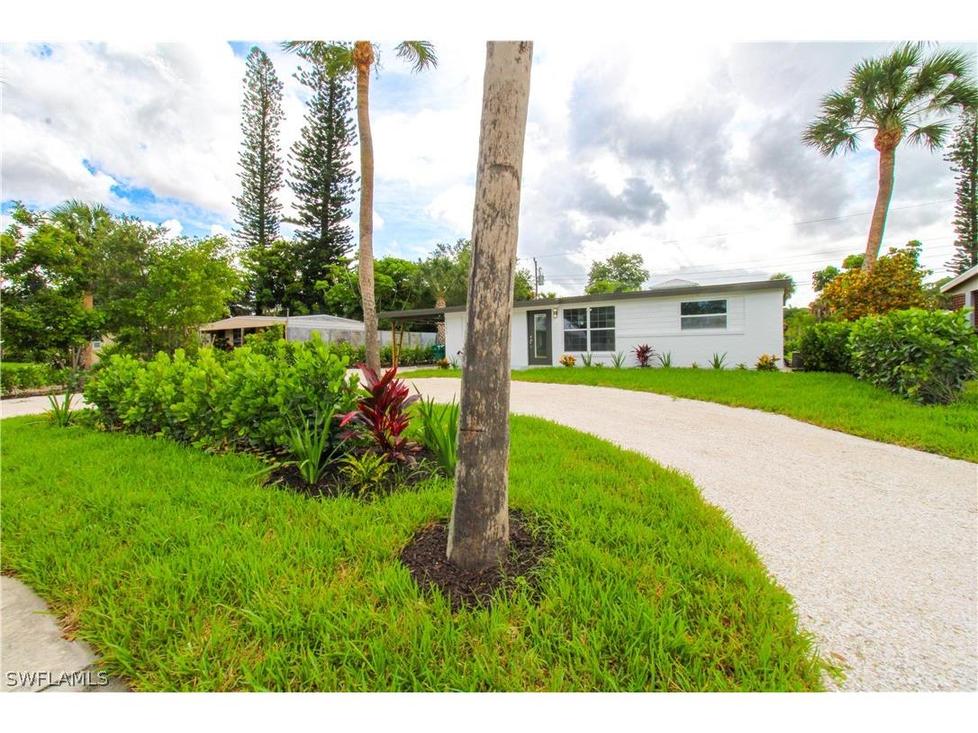 1343 Brookside Drive Naples FL 34104 224054005 image1