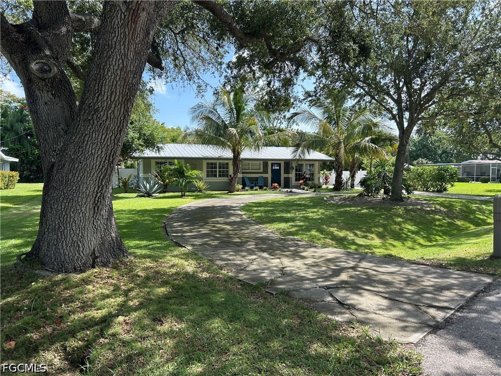 1343 Woodmere Lane Fort Myers FL 33919 2026029024 image1