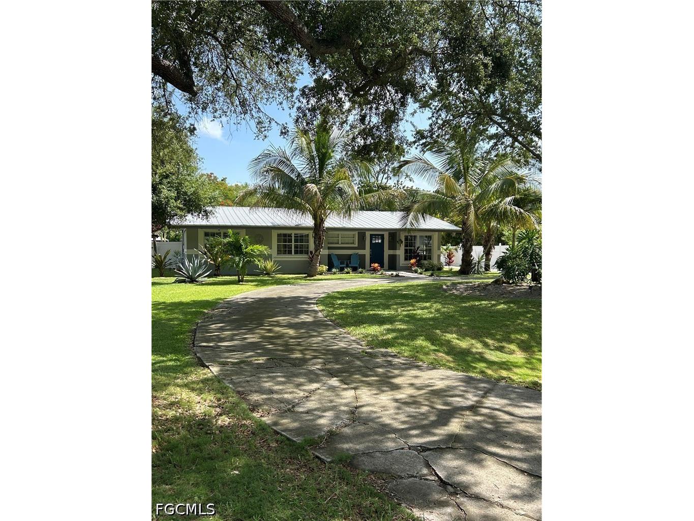 1343 Woodmere Lane Fort Myers FL 33919 2026029024 image2