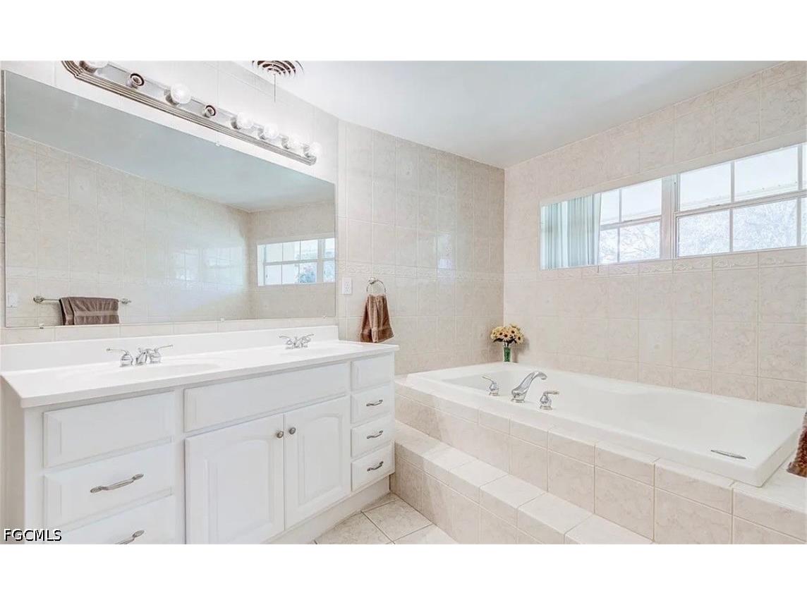 1343 Woodmere Lane Fort Myers FL 33919 2026029024 image6