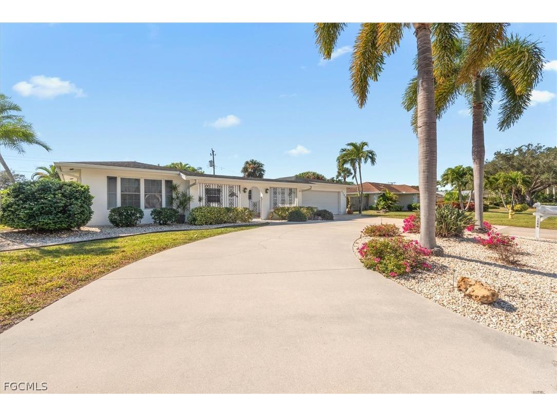 1344 Mayfair Terrace Fort Myers FL 33919 2026008339 image3