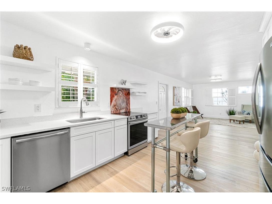 1344 West Lane Naples FL 34110 224031371 image1