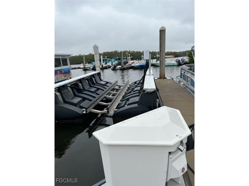 1345 Fifth Avenue S Naples FL 34102 224093521 image1