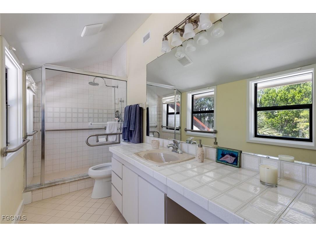 1345 Junonia Street Sanibel FL 33957 2025010162 image22