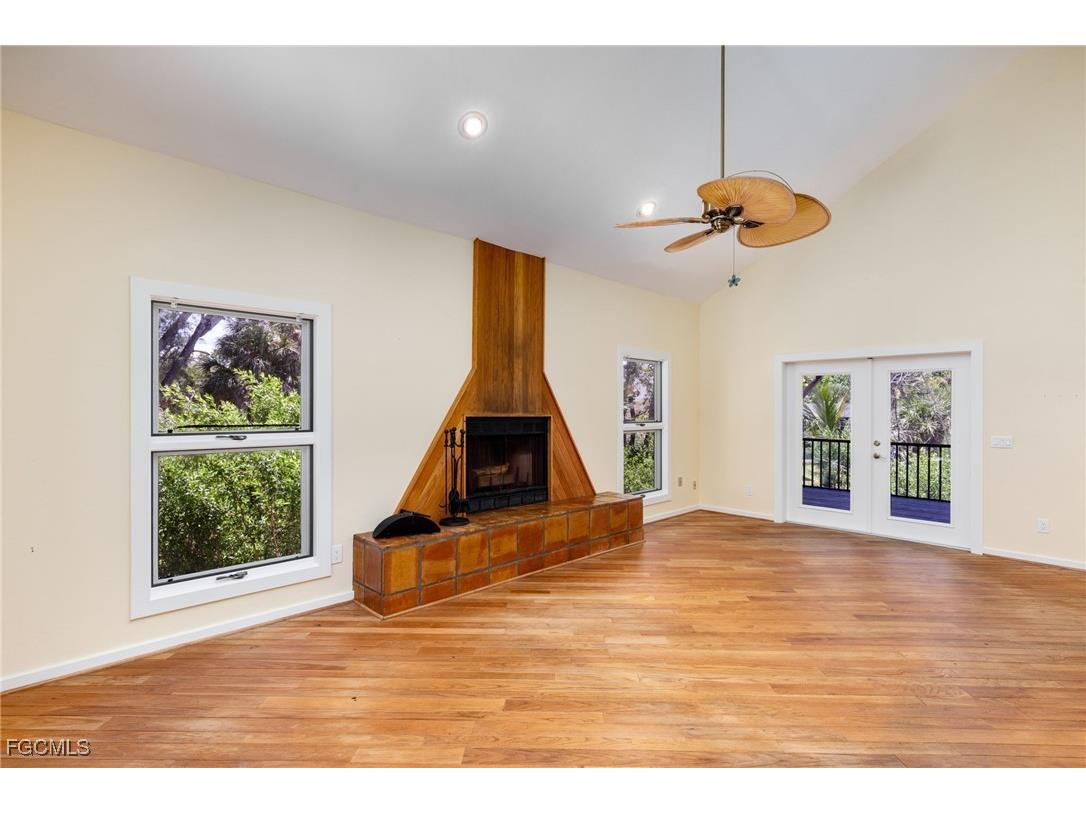 1345 Junonia Street Sanibel FL 33957 2025010162 image5