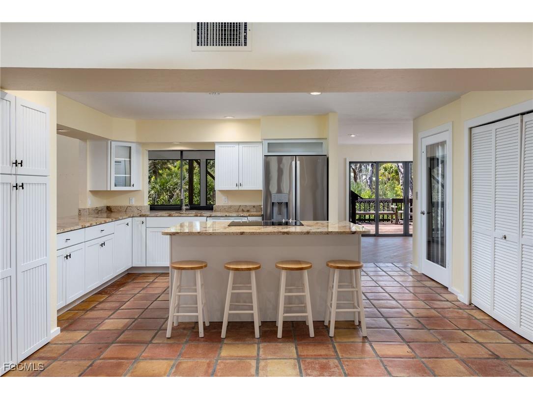 1345 Junonia Street Sanibel FL 33957 2025010162 image8