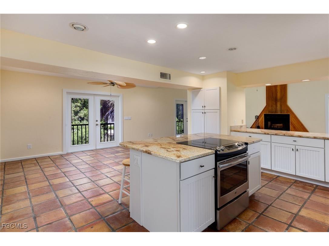 1345 Junonia Street Sanibel FL 33957 2025010162 image9