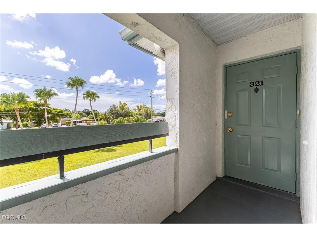 13450 Greengate Boulevard #321 Fort Myers FL 33919 2025017106 image3