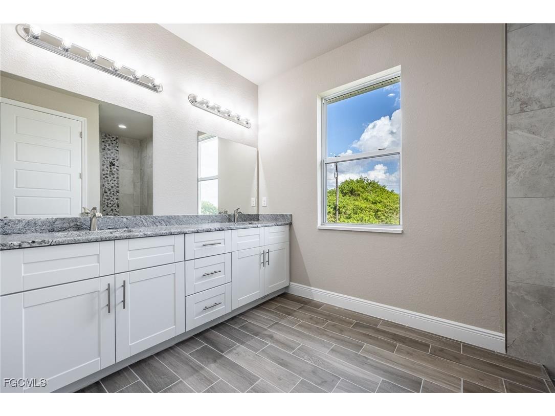 1346 Radio Loop Labelle FL 33935 2025023491 image23