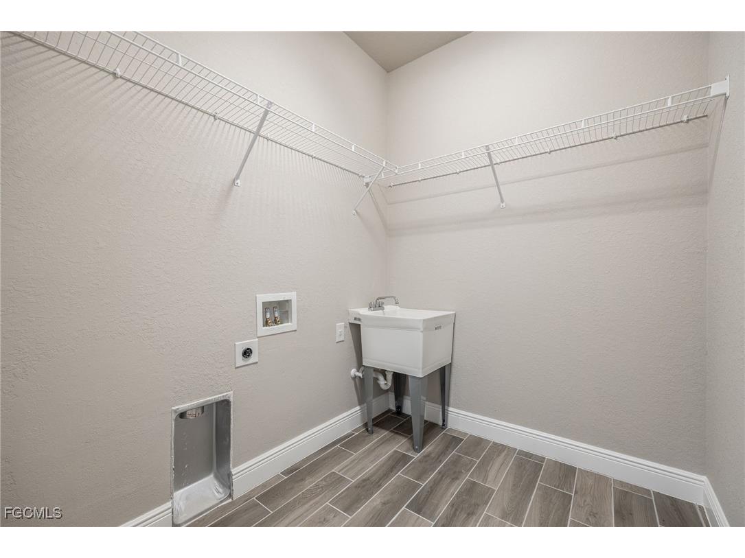 1346 Radio Loop Labelle FL 33935 2025023491 image26