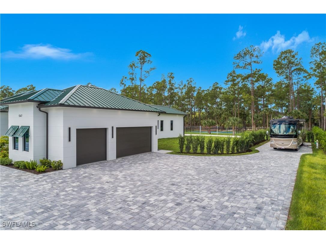 1347 23rd Street SW Naples FL 34117 225077952 image5