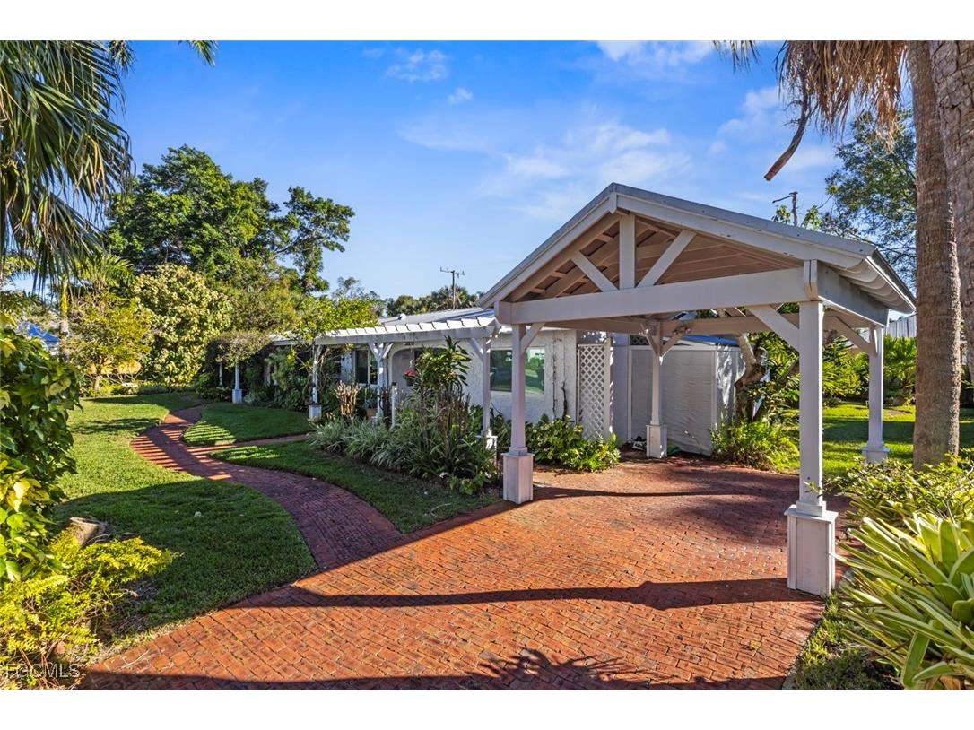 1348 Alcazar Avenue Fort Myers FL 33901 2026003051 image3