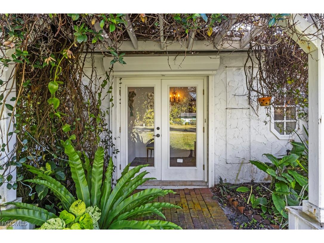 1348 Alcazar Avenue Fort Myers FL 33901 2026003051 image4